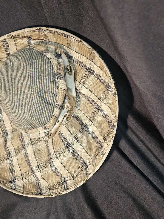 A113 Hattitude Plaid Wide-Brim Sun Hat in Beige and Gray